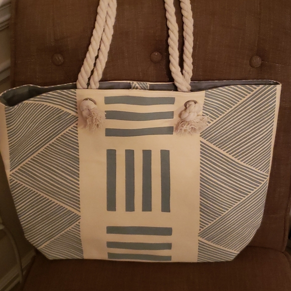 Summer Rose 🌹 Beach Bag🎃 - Picture 2 of 6